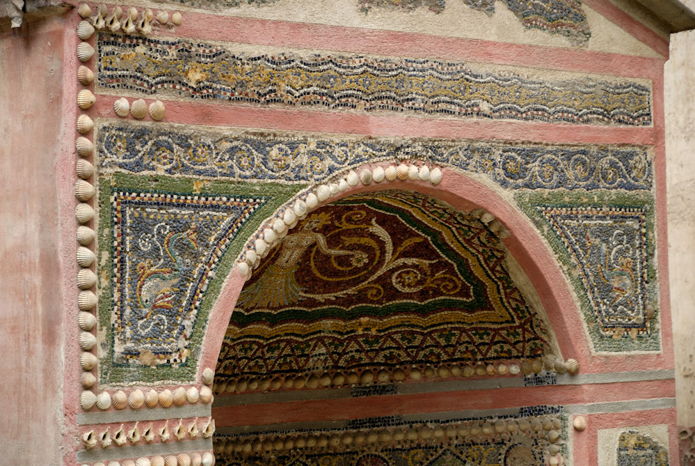Pompei, herrlicher Mosaikbrunnen im Casa d. Fontana Piccola, Detail.