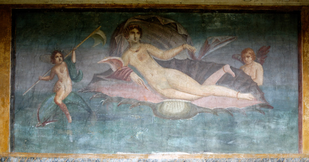 Pompei, Im Haus der Venus, die aus der Muschel geborene Venus, ein Gemälde an der Gartenrückseite.