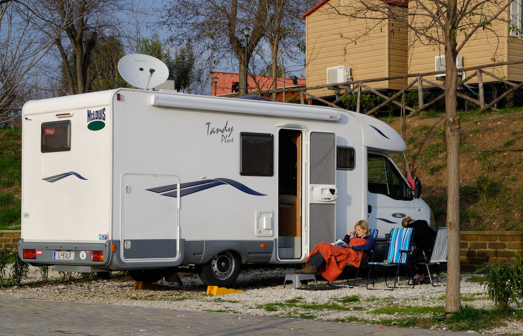 Camping Roma an der Via Aurelia, Kosten pro Tag 38.- Euro, 3 Erwachsene inkl. Strom. Direkt vom Campingplatz mit dem Bus (246, 247) und der Metro in die City in 20 Min.
