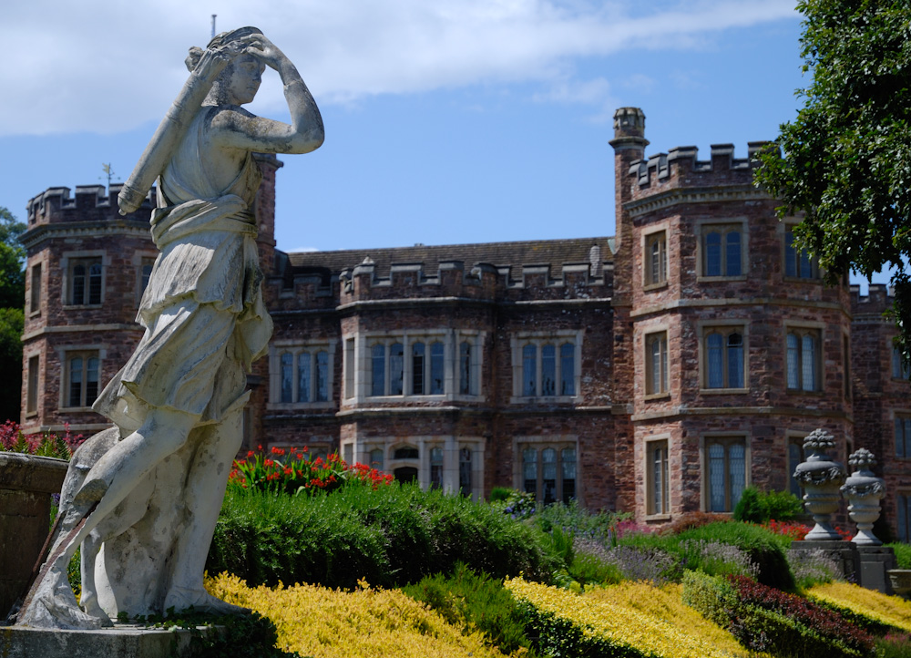 Mt. Edgcumbe House. Im 18. Jahrhundert wurde hier erstmals ein Englischer Garten angelegt. Es folgten dann zunächst der Französische und der Italienische Garten, sowie  später dann je ein Garten im amerikanischen und neuseeländischen Stil.