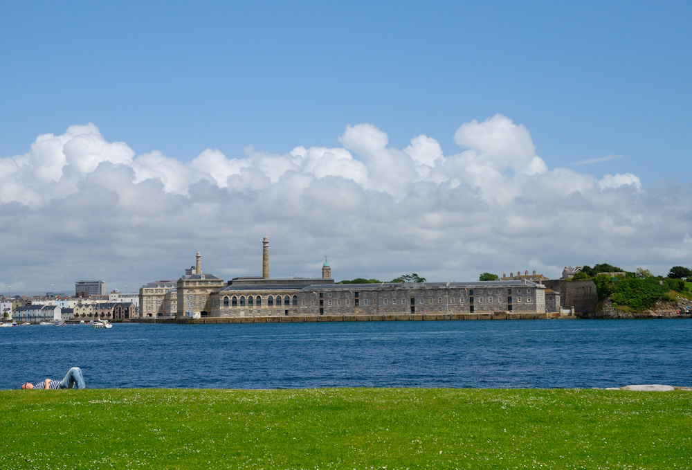 Mt. Edgcumbe, Die Royal William Yard in Plymouth,ein Navy Depot und eine Brauerei...