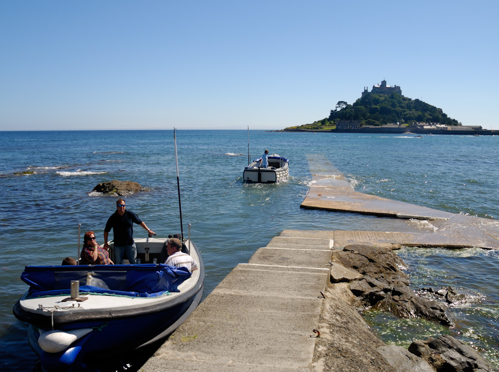 St. Michael’s Mount, Inzwischen ist die Flut eingetroffen und so müssen wir für die Rückfahrt den Boatservice in anspruch nehmen.