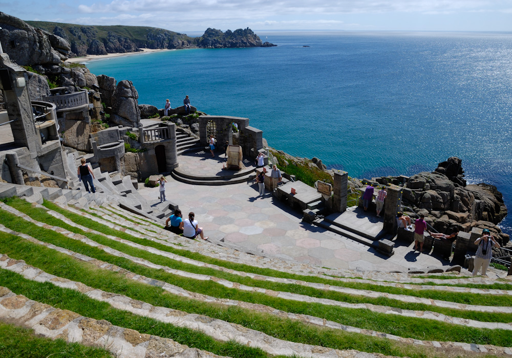 Das Minack Theatre (auch einfach The Minack genannt) ist ein einzigartiges Freilichttheater an der Südküste Cornwalls (England), das in einen Felsenabhang direkt an der See in der Nähe des Ortes Porthcurno gebaut worden ist. Es ist nur wenige Kilometer von Land's End entfernt. In der kornischen Sprache ist meynek die Bezeichnung für einen felsigen Ort.