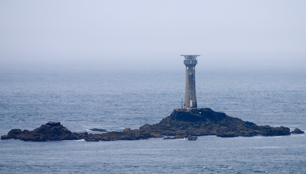 Die etwa 45 Kilometer südwestlich von Land's End gelegenen Scilly-Inseln sind der westlichste Punkt Englands. Bei klarem Wetter sind sie von der etwa 60 Meter hohen Klippe über dem Atlantik aus zu sehen. Weiterhin sichtbar ist der etwa 2 Kilometer südlich gelegene Longship Leuchtturm, der auf einer vorgelagerten, aus Quarzit und Serpentinit bestehenden Insel gelegen ist.