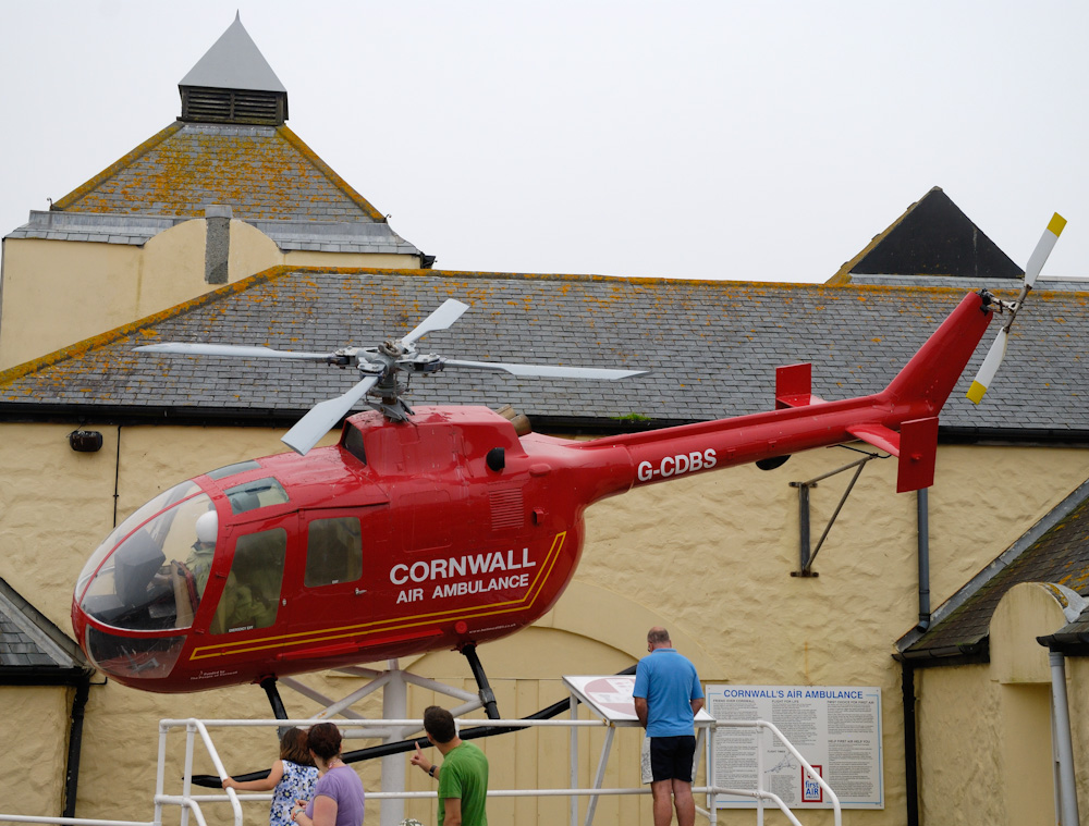 Land’s End befindet sich heute in Privatbesitz. Dort befinden sich ein touristisch ausgerichteter Themenpark mit einem Hotel, Läden und unter anderem einigen Schiffen wie dem Fischkutter Confide (PZ-741) und dem RNLI Seenotrettungskreuzer RNLB James & Catherine Macfarlane  die besichtigt werden können. In direkter Nähe befindet sich auch noch ein Flugplatz. Vor und in den Klippen befindet sich aufgrund der exponierten Lage ein Schiffsfriedhof