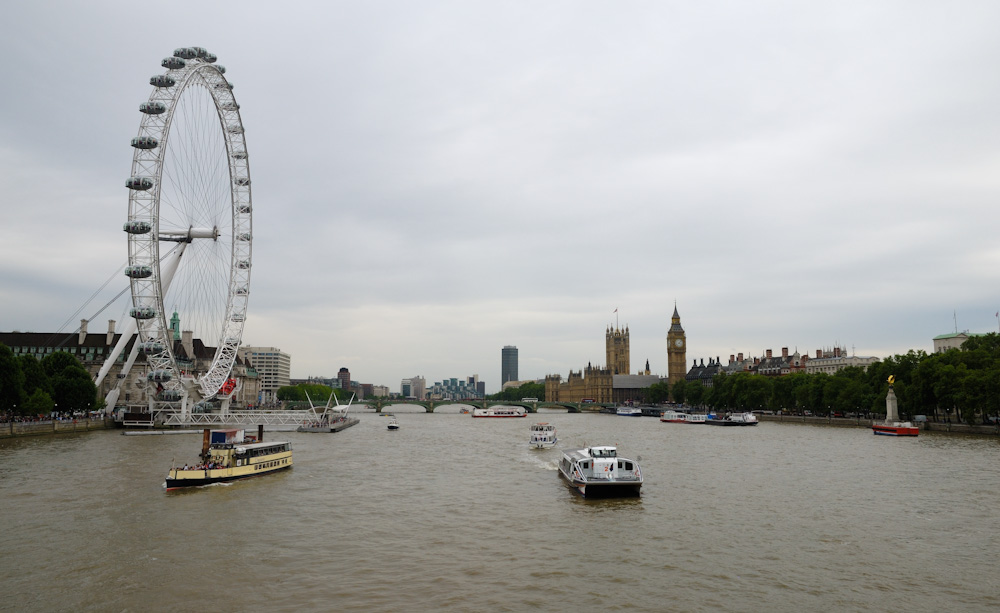 Die Themse mit dem London Eye und den Houses of Parliament, Tag 1 in London ging langsam zu Ende. Mit einen originalen Routemaster Bus (Doppeldecker) fuhren wir zur Victoria Station und von dort mit dem Zug zurück Richtung Süden nach Mersham zu unserem CP.