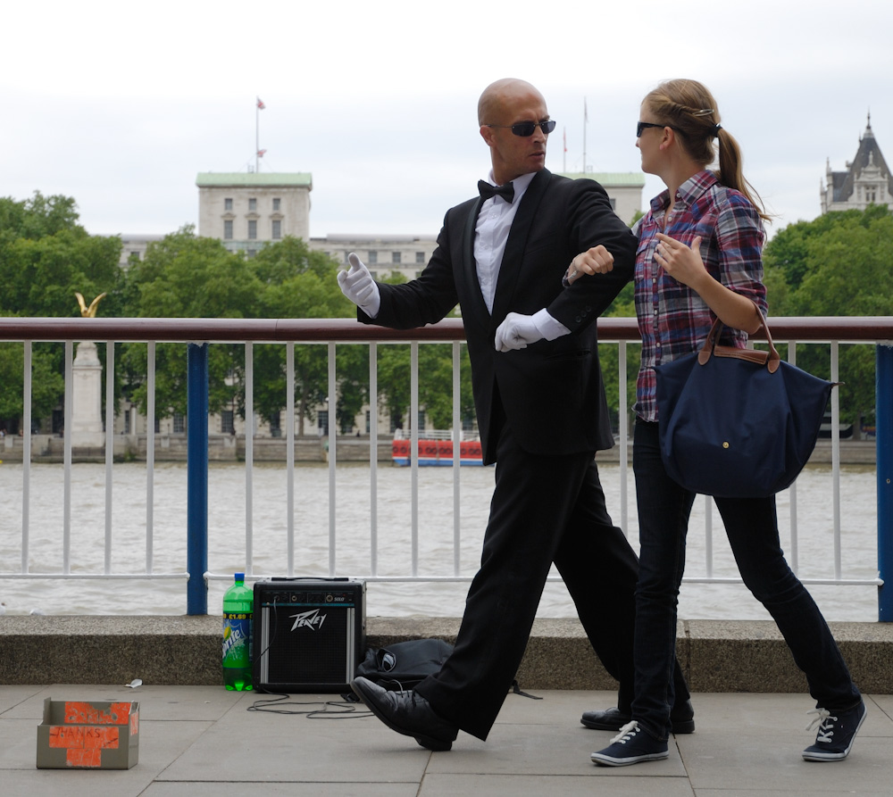 Wie in vielen anderen Metropolen auch trifft man in Londons Innenstadt überall auf Streetperformer, da sind ein paar recht lustige Gesellen dabei, wie man sieht...