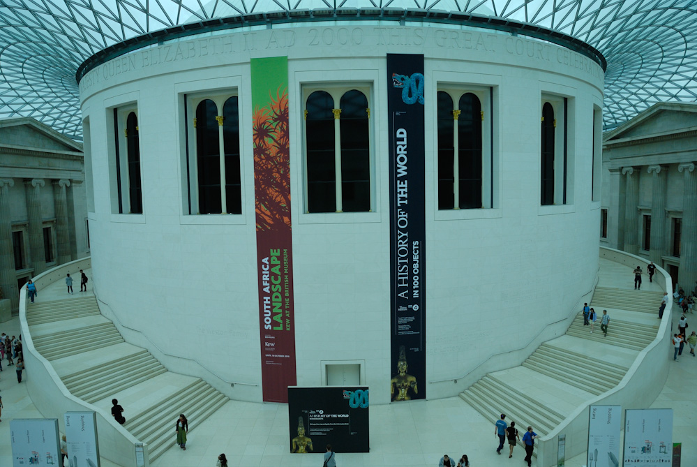 1.8.2010 Tag 3 in London, Das British Museum ist das größte und eines der bedeutendsten kulturgeschichtlichen Museen der Welt. Das Museum haben wir 2004 auch schon besucht, aber man bräuchte eine Woche Zeit um Alles zu sehen. Einen weiteren Teil davon wollen wir uns heute ansehen, Schwerpunkt Griechische Antike und Englische Geschichte, hier nun ein paar Bilder:
