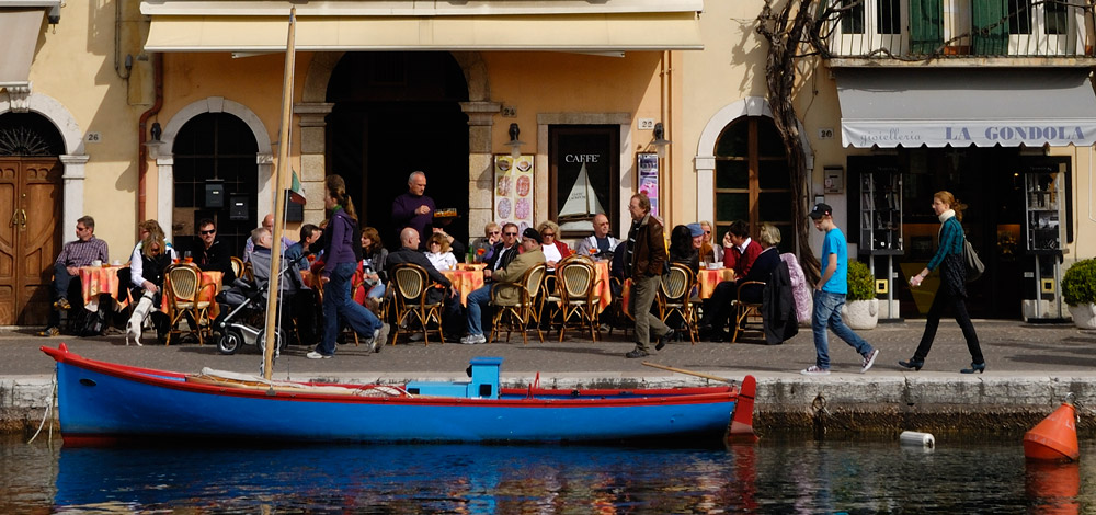 Lazise, im Hafen, der Frühling ist endlich da !!