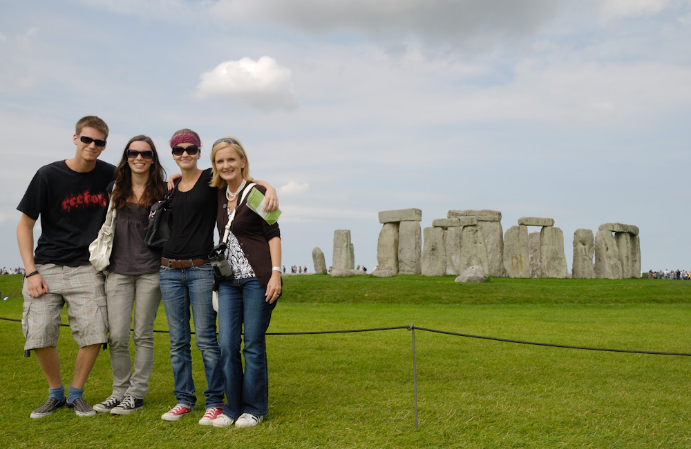 Ninas Freunde Tanja und David waren zur selben Zeit mit dem Mietauto auf einen Englandtrip, so war ein Treffen schnell arrangiert und gemeinsam wurde Stonehenge erkundet.