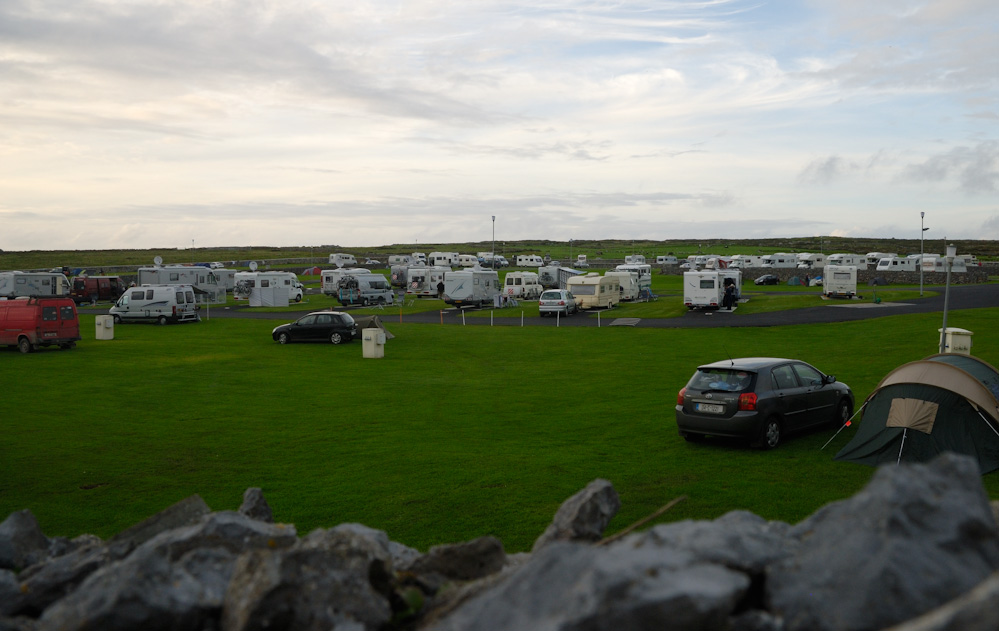 Ein paar Kilometer weiter, Nagles Camping in Doolin, ein wunderschöner Platz mit allem Komfort. Ein freier Platz war schnell gefunden, die Kamera umgehängt machte ich mich zu Fuss auf Richtung Fisherstreet...