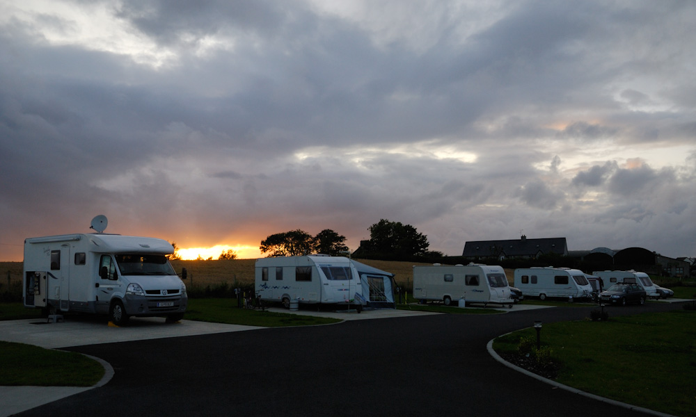 Ganz in der Nähe des Giant's Causeway am Ballyness Caravan Park, in unserem privaten Ranking ein  ***** Sterne-Platz, alles blitzsauber und neu, alleine schon die Surround-Beschallung im Sanitärgebäude war das Geld wert.