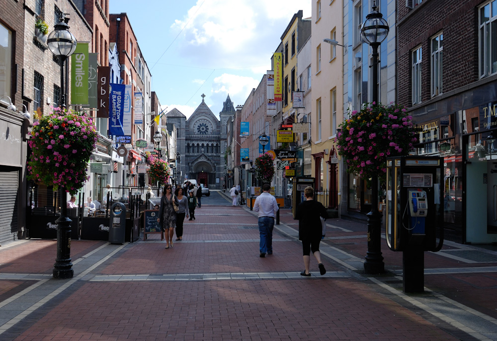 Blick auf die St. Anne Street, eine Querstrasse der Grafton Street.