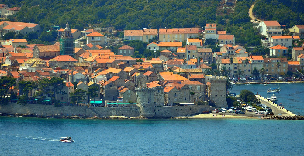 ...Korcula Stadt, auch gerne Klein-Dubrovnik genannt auf der gleichnamigen Insel. Dort wollen wir auch noch hin, dazu aber sp�r...