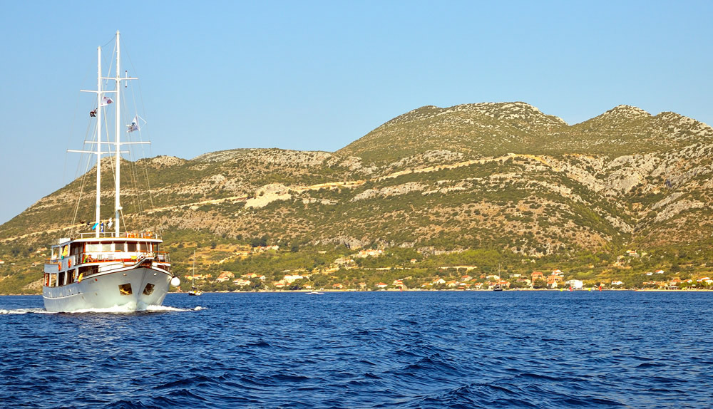 ...auf dem Weg nach Korcula mit dem Taxi-Boot...