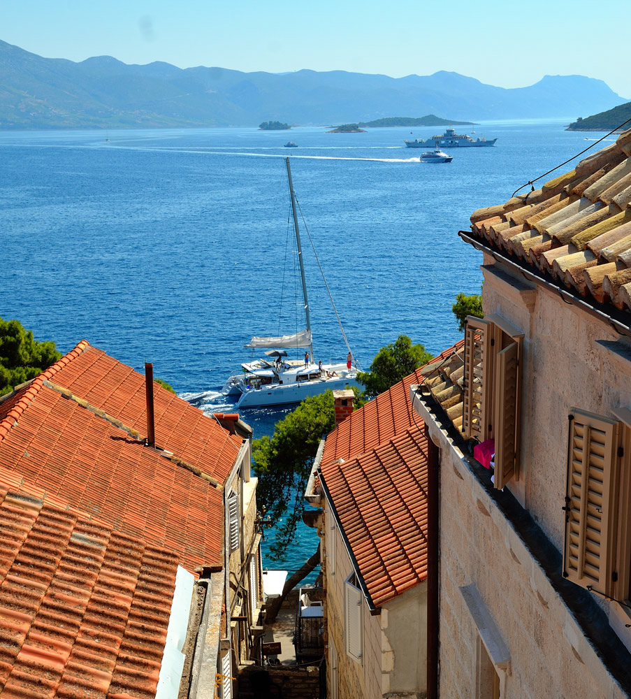 ...Im Marco-Polo-Haus, Blick vom Turm zum Peljesac-Kanal...