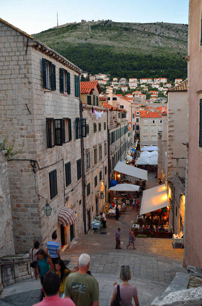 ...Blick auf den alten Marktplatz von Dubrovnik...
