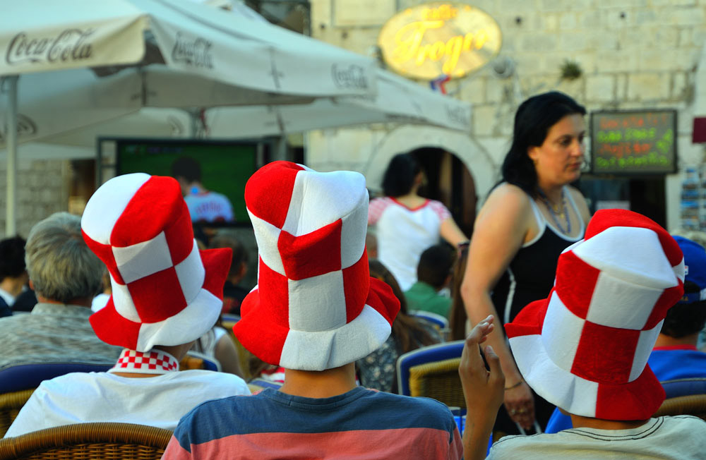 Public Viewing in Trogir! KROATIEN gegen ITALIEN  steht heute auf dem Fussball-EM-Fahrplan! Also zwei Erzfeinde gegeneinander...