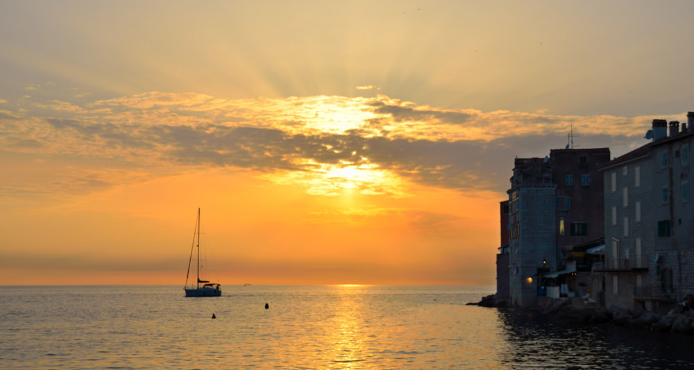 ...nach dem Abendessen spazieren wir zur Marina um einen weiteren malerischen Sonnenuntergang zu geniessen...