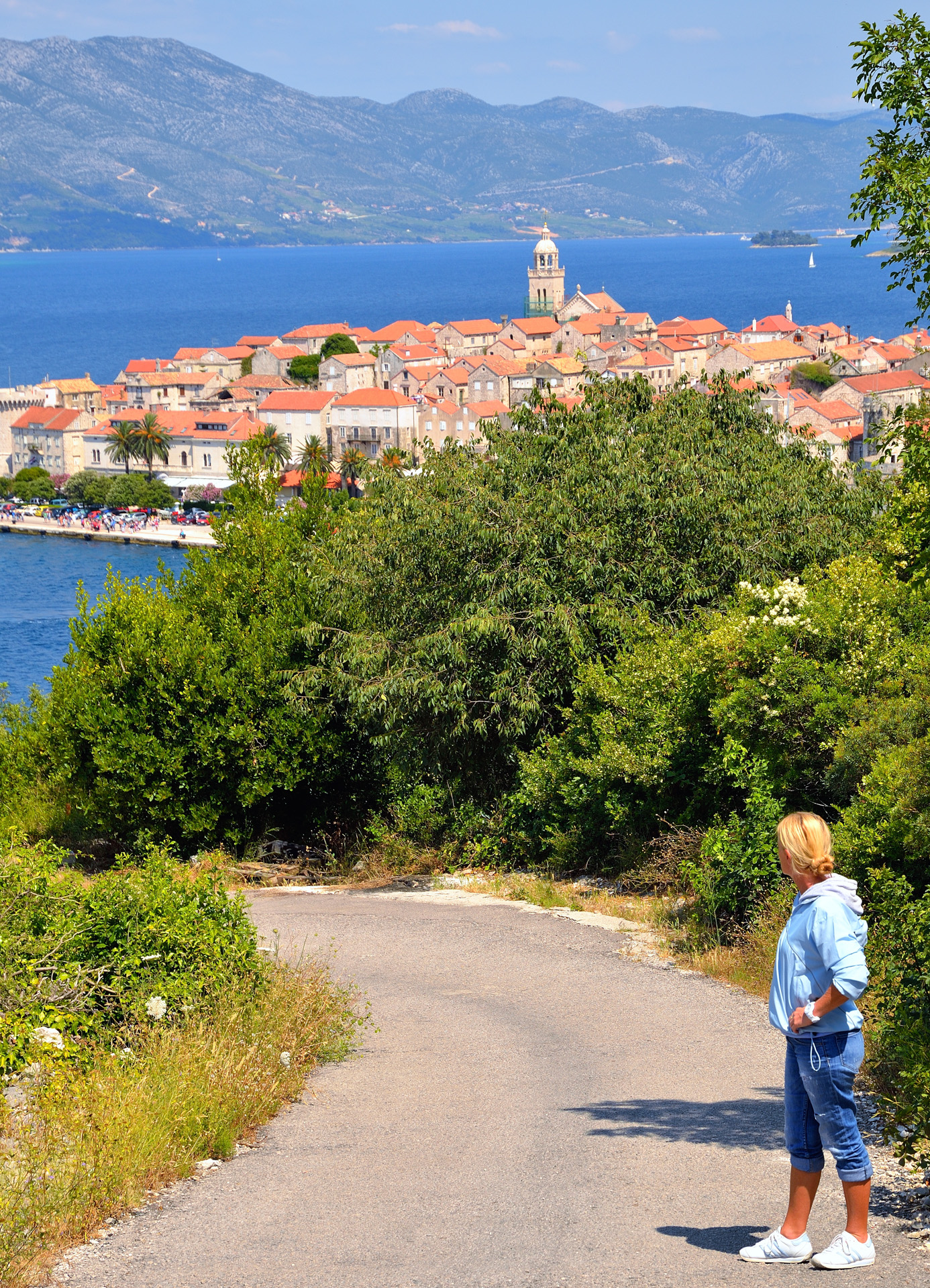 Wir rollen gemütlich die restlichen 20 km weiter nach Korcula-Stadt. Dort gibt es noch eine Kaffeepause...