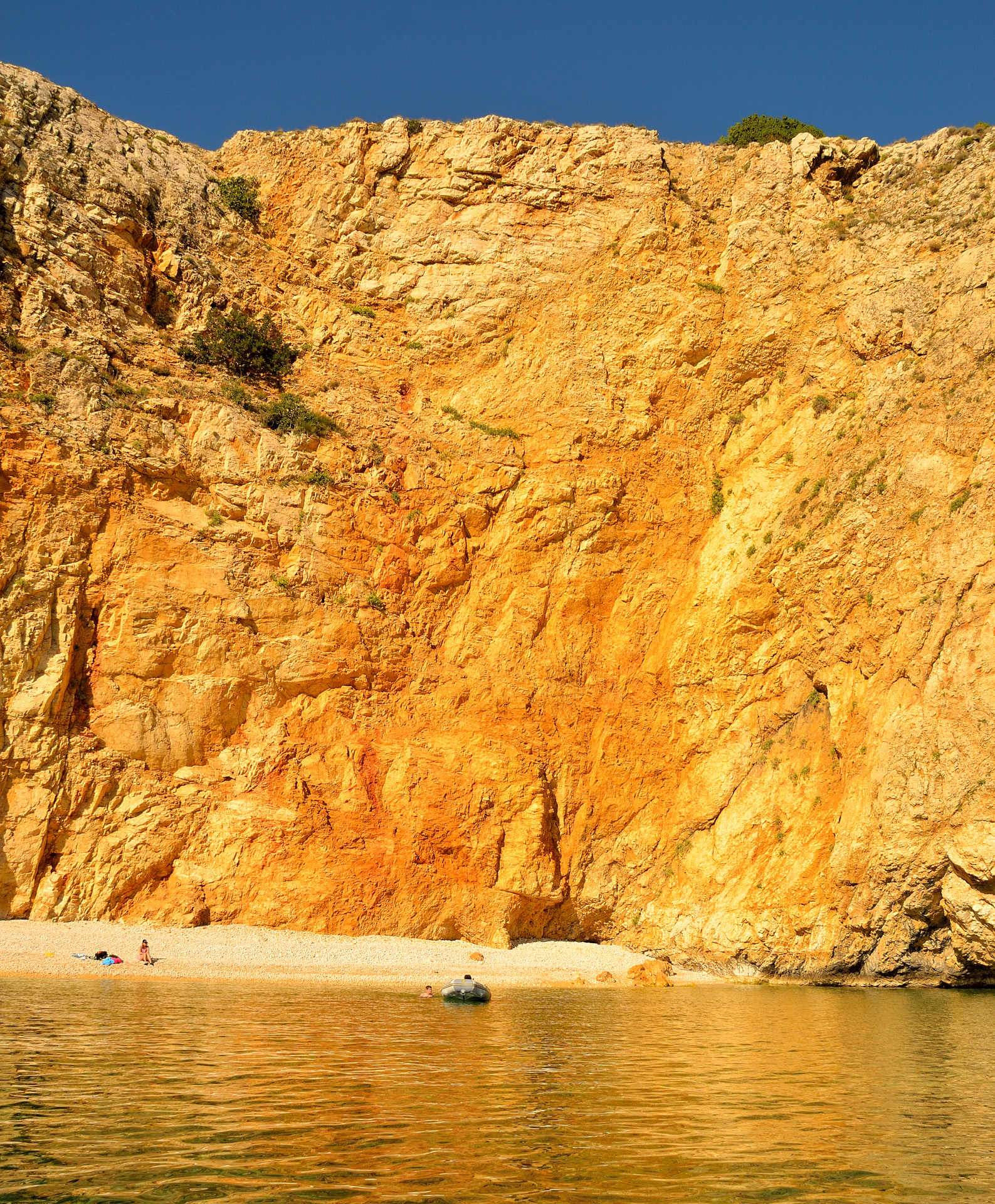 Der Golden Beach ist erreicht und macht mit der günstigen Sonneneinstrahlung seinem Name alle Ehre...