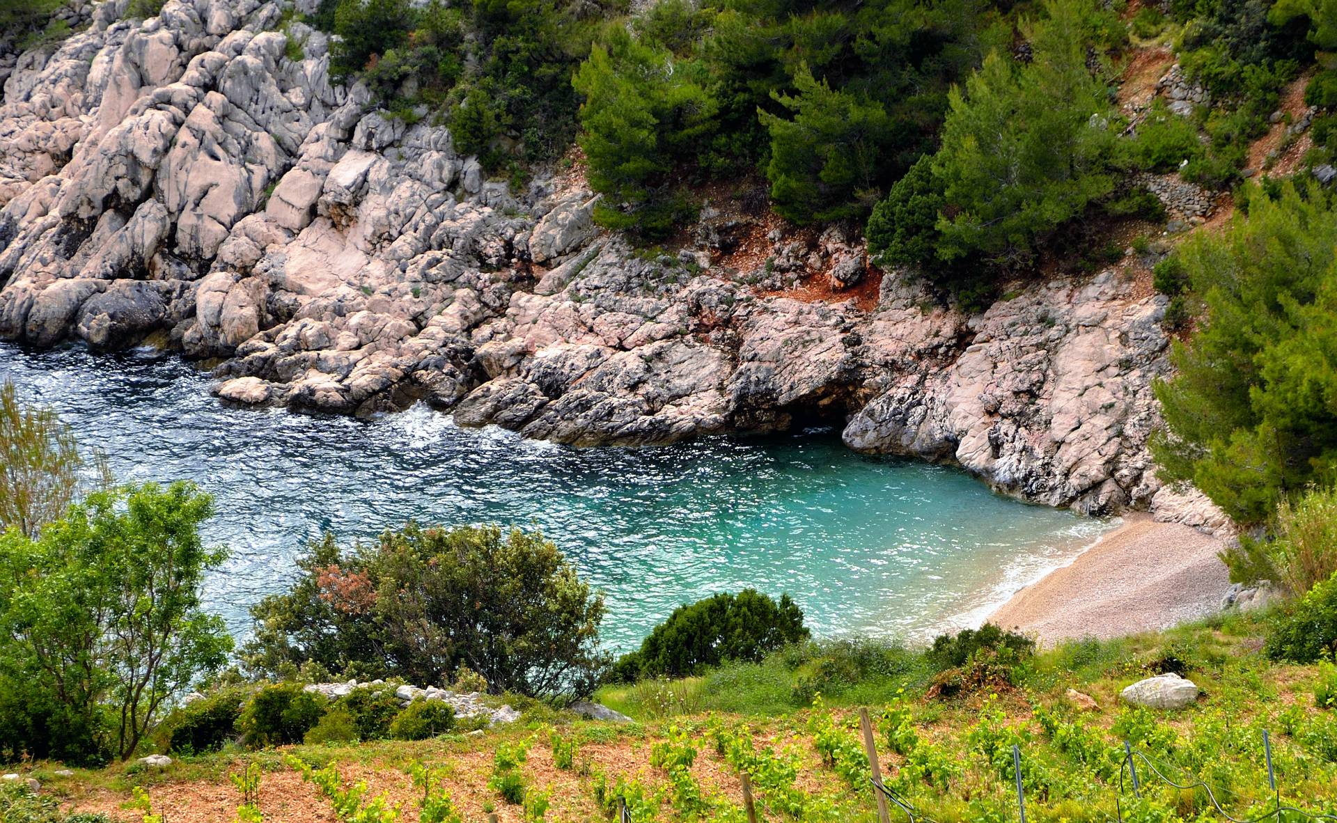...Die Badebucht Lucica kurz vor Sv.Nedjelja...