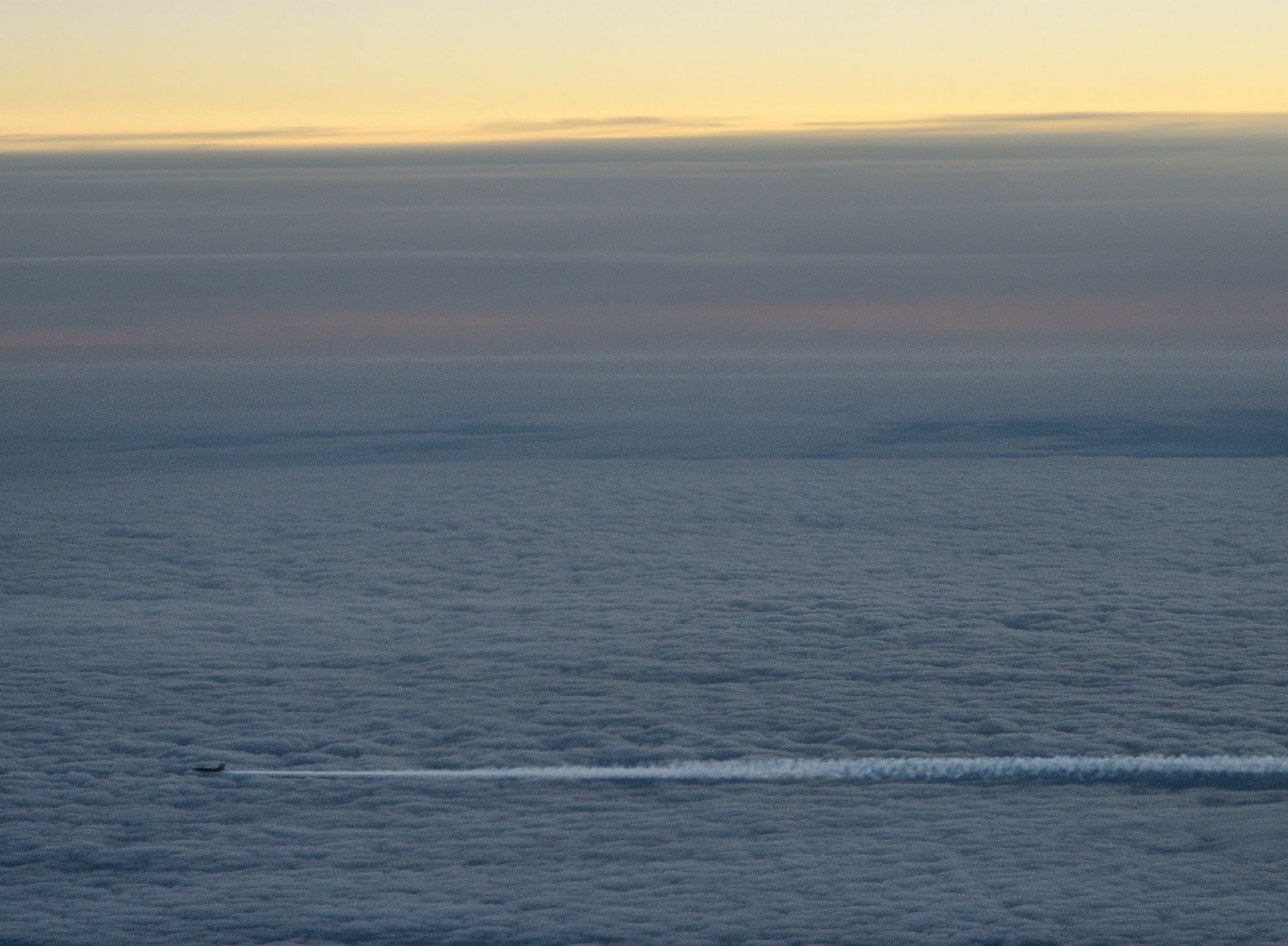 ...wir sind natürlich genau in der Rush-Hour, im Minutentakt begegnen uns andere Flugzeuge...