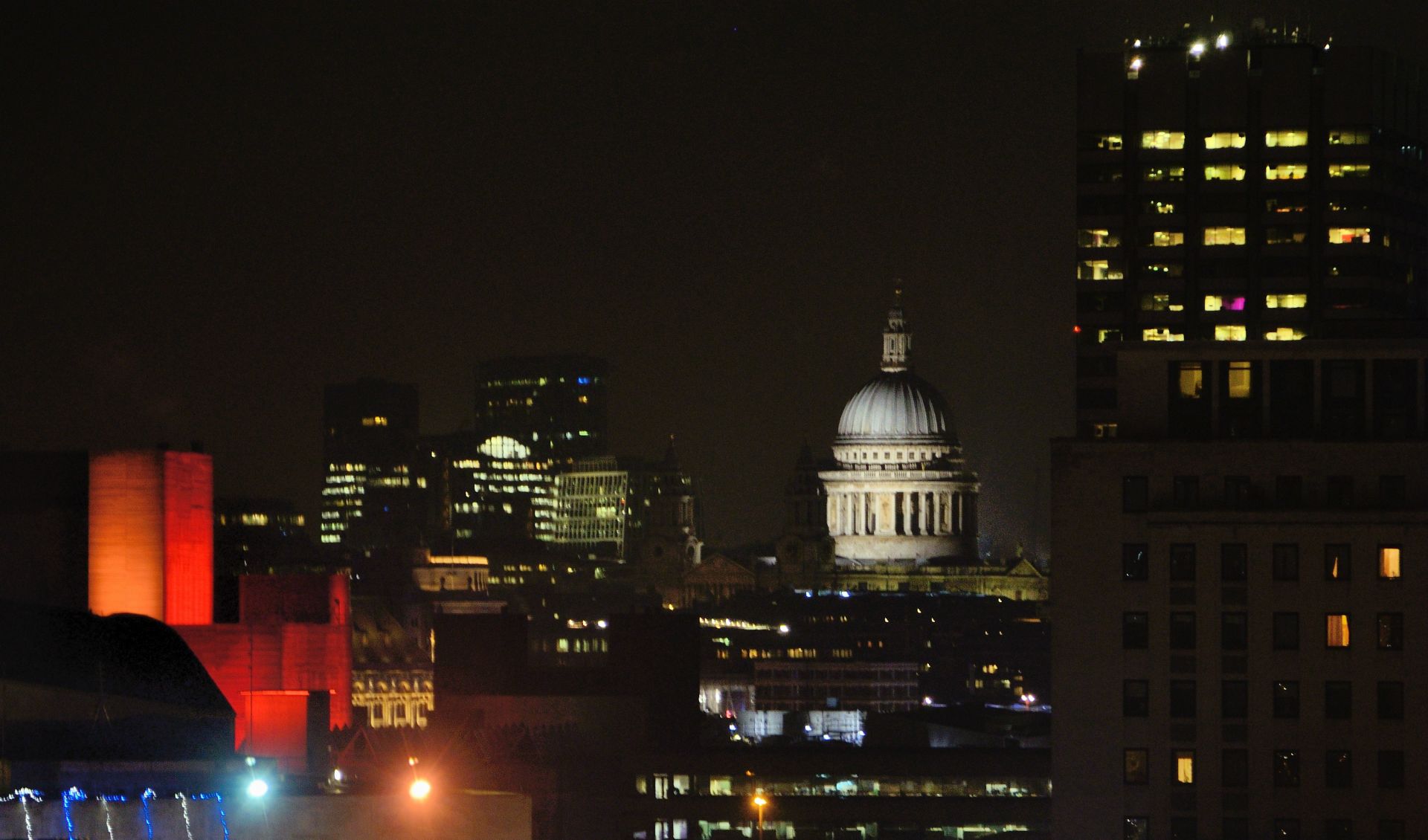 St. Paul´s Cathedral vom Buckingham Palace mit dem Tele...