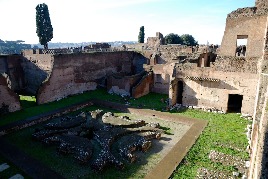 Palatin, Domus Augustana mit Brunnenanlage