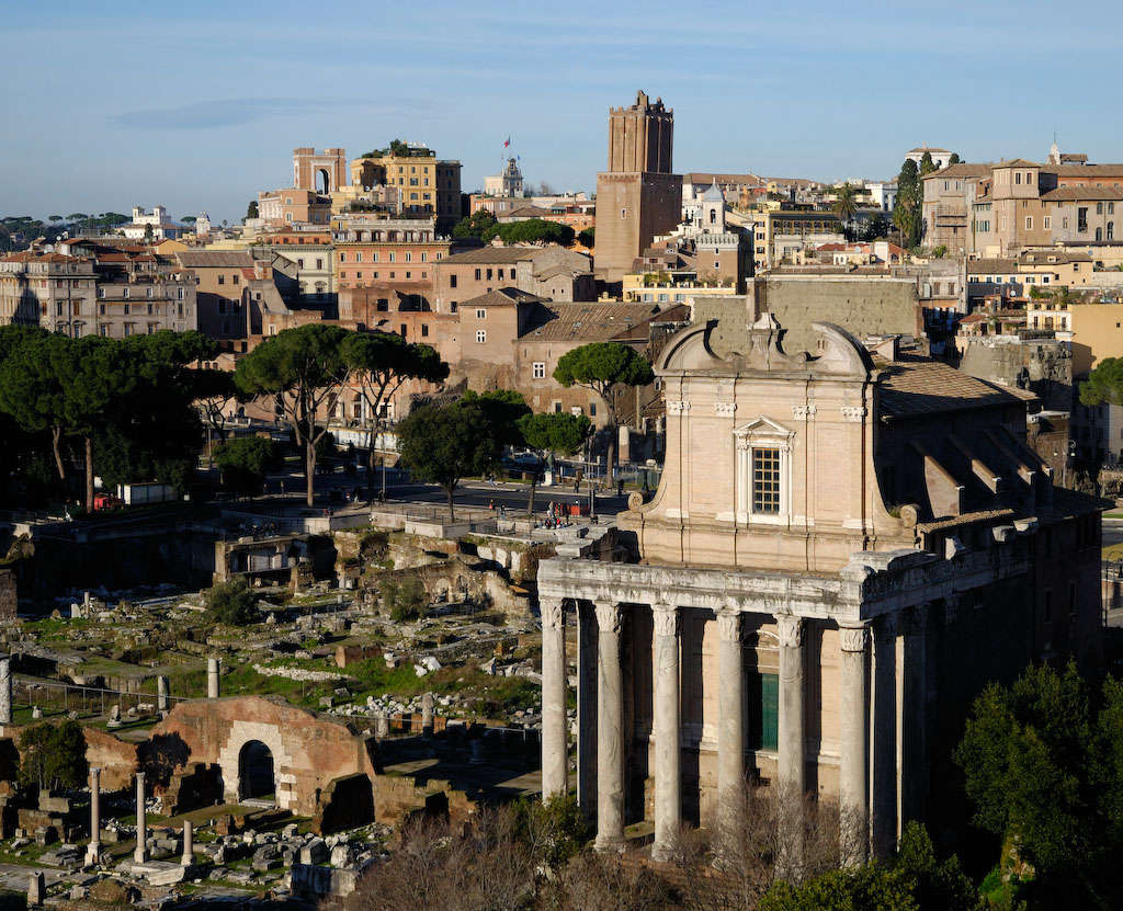 Forum Romanum, Tempel des Antonius und der Faustina.