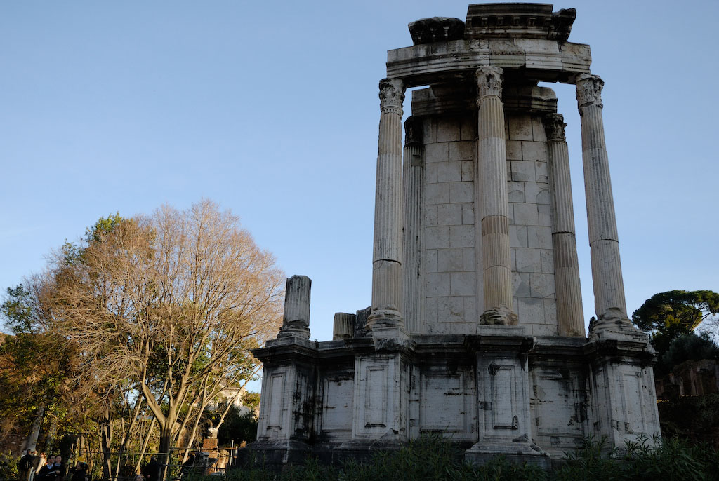 Forum Romanum, Tempel der Vesta