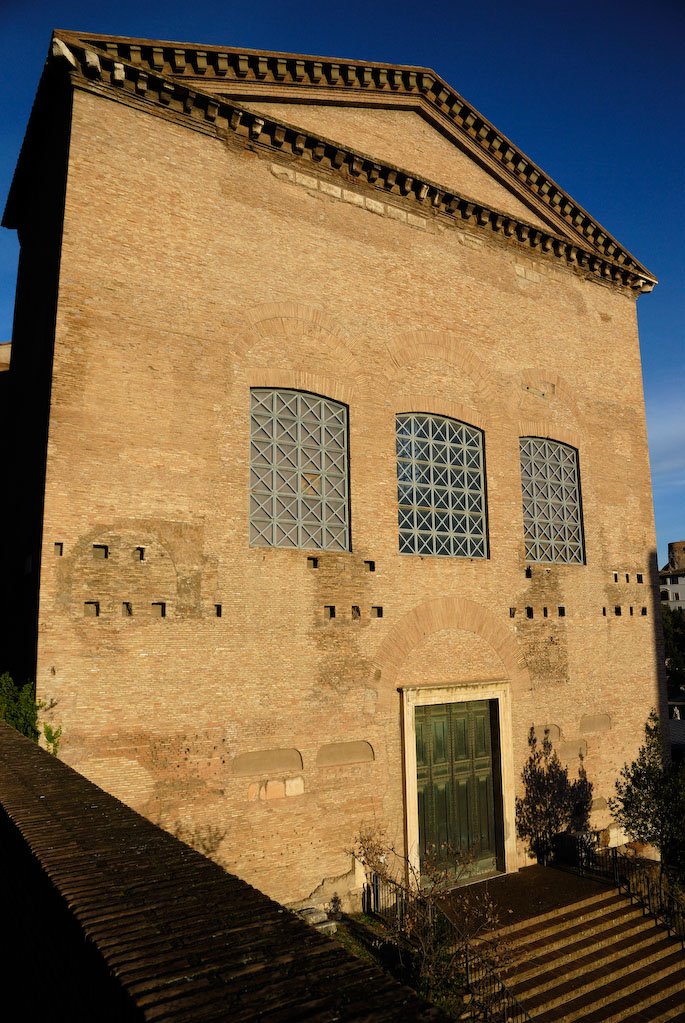 Forum Romanum, Curia, zählt zu den besterhaltenen Bauwerken der Spätantike, Tagungsort des Senats.