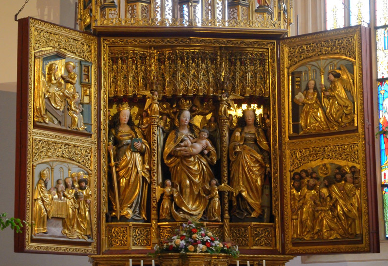 Hallstatt, Spätgotischer Flügelaltar im Südchor der Pfarrkirche Mariae Himmelfahrt in Hallstatt von Meister Lienhart Astl.