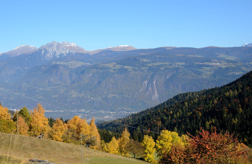 ...Blick ins Etschtal, aber wir müssen weiter der höchste Punkt der Wanderung ist nicht mehr weit...