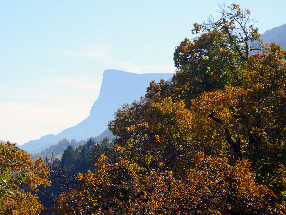 Um 17:30 Uhr verabschieden wir uns von Martha und Sepp und machen uns auf dem Weg zum CP. Blick Richtung Bozen zum Grantkofel (1866m).