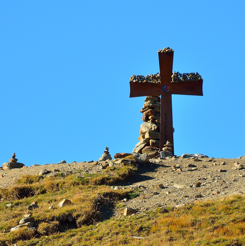 Gipfelkreuz am Timmelsjoch (2509m)...