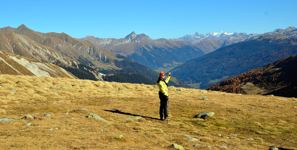 ...Blick ins Sarntal und zum Penser Joch...