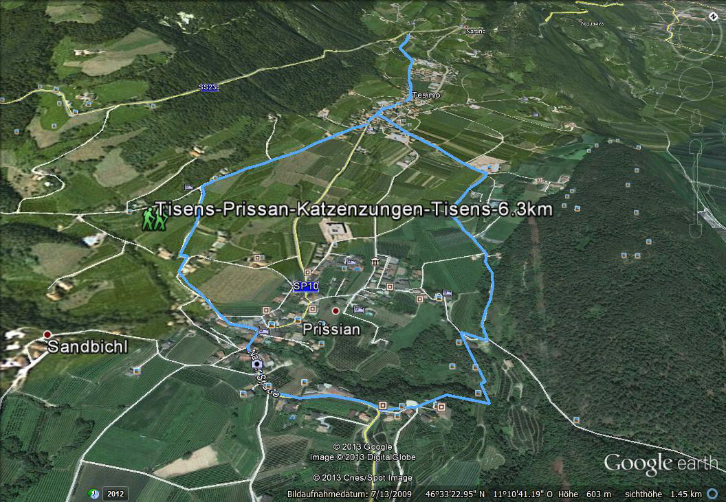 30.9. Das Wetter hat sich leider nicht gebessert. Hochnebel und der ein oder andere kurze Regenschauer. Wir machen uns trotzdem zu Fuss auf den Weg in Richtung Schloss Katzenzungen.