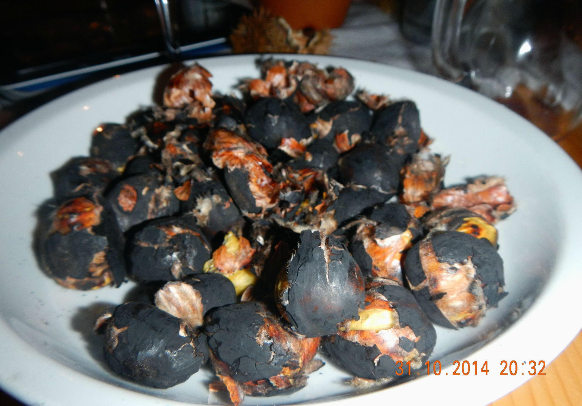 Schlachtplatte, Keschtn, Suser, Bier und Wein sind ausgezeichnet...