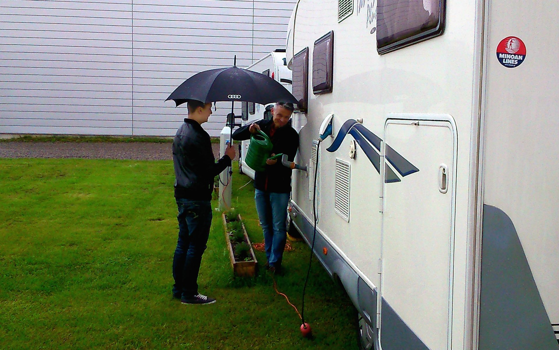 Nachher wird noch die Unterkunft für die nächsten Tage vorbereitet. Das brauche ich heute nicht selber machen, ich habe ja meine Crew dabei..... :-)