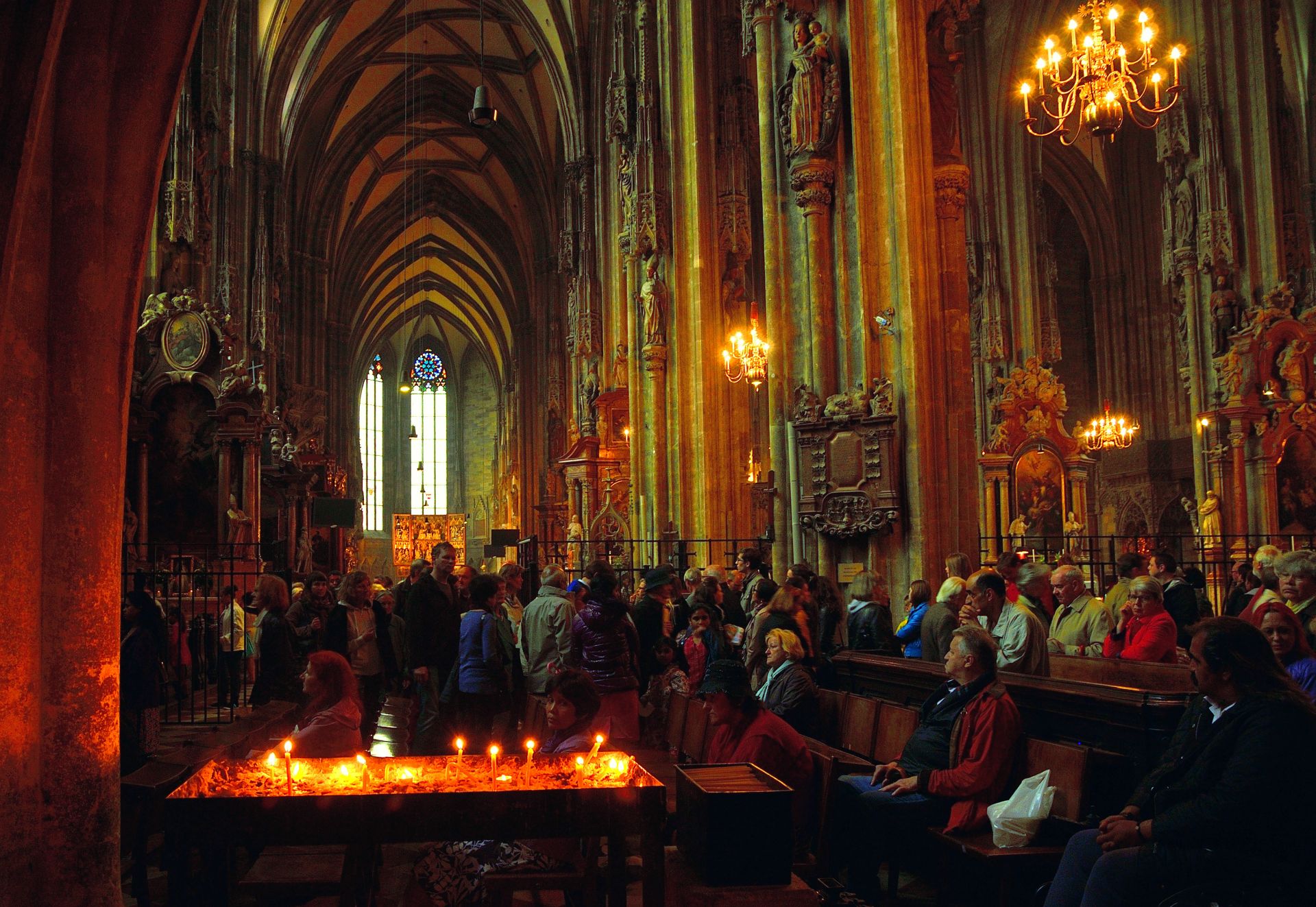 Heute wir der Dom nur kurz besucht und eine Kerze entzündet, denn der Magen knurrt...